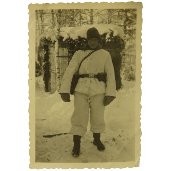 Saksalainen sotilas talvella camossa. Espenlaub militaria